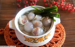 Chè hai vị mặn ngọt - món ngon ấn tượng ở Huế